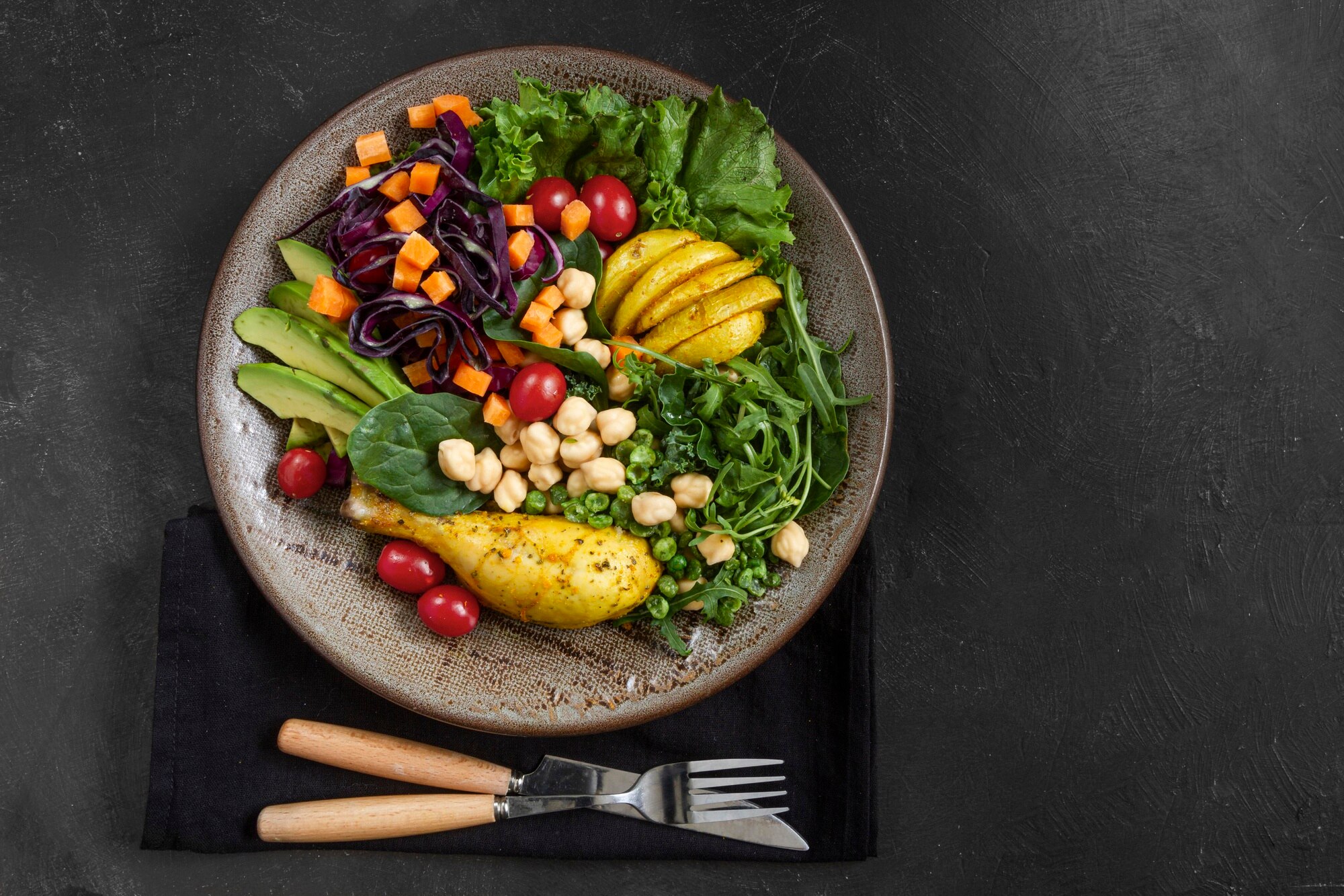 Plato saludable con ingredientes naturales